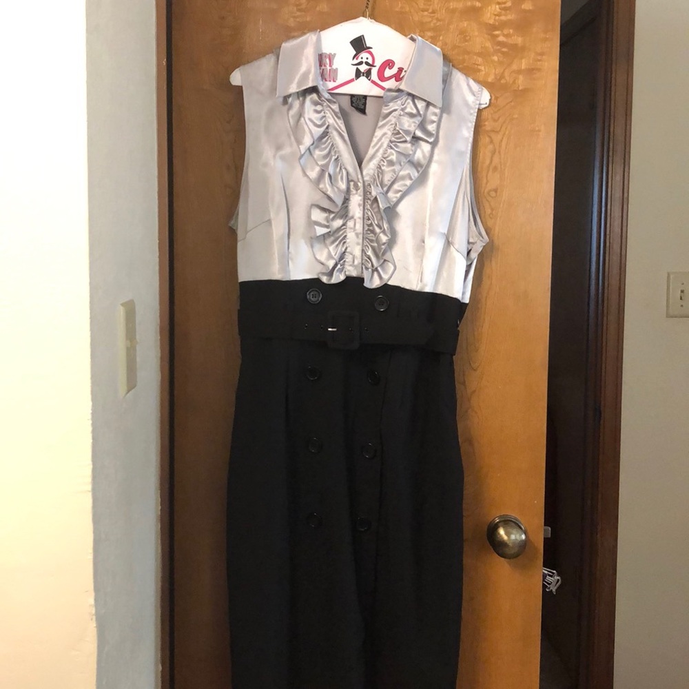 Sleeveless Silver/Black Dress